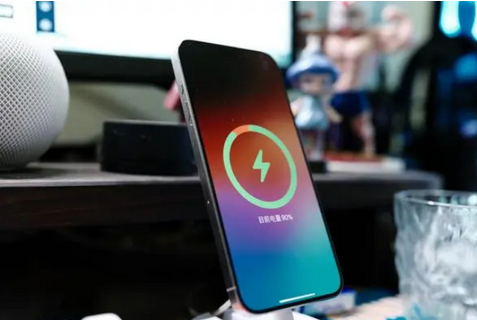 清徐苹果15换屏服务分享用什么充电器给iPhone15充电更好 